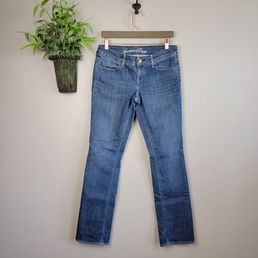 American Eagle 77 Straight Y2K Low Rise Medium Wash AE 6 Jeans
